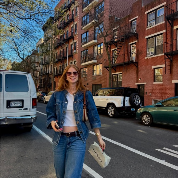 oliviadeville24